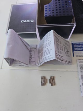 Reloj Casio Plata y Blanco