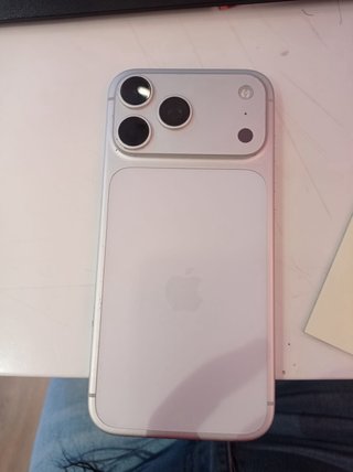 iPhone 17 Pro Max 256GB Gris con Funda Floral