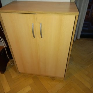 Pequeño armario de madera