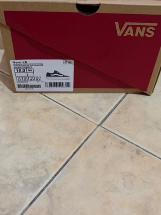 Scarpe Vans nere e bianche
