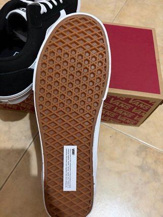 Scarpe Vans nere e bianche