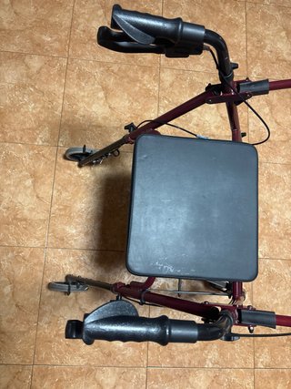 Andador Plegable con Asiento y Frenos