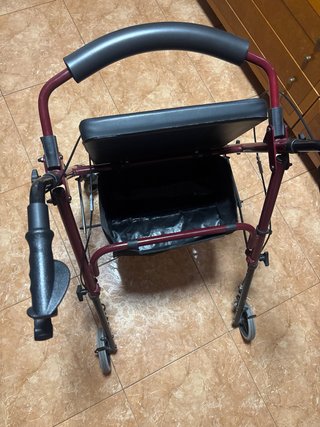 Andador Plegable con Asiento y Frenos