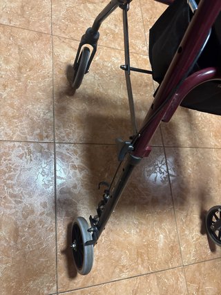 Andador Plegable con Asiento y Frenos
