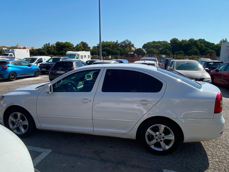 Skoda Octavia 2012 - foto 1