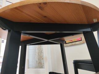 Mesa redonda y 2 sillas IKEA