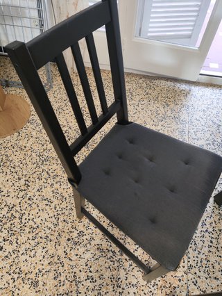 Mesa redonda y 2 sillas IKEA