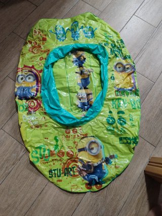 Barca hinchable Minions para niños
