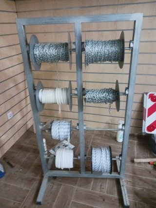 Expositor para cadenas y cuerdas