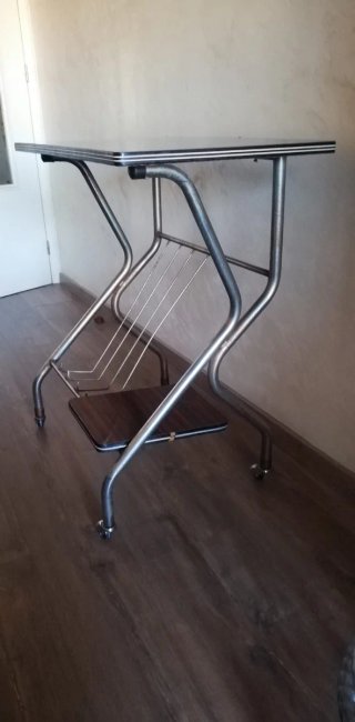 Mesa auxiliar madera y metal
