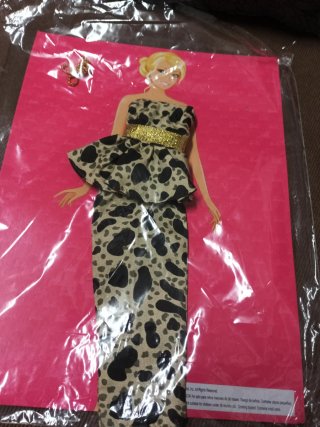 Muñeca Barbie original con vestido rojo