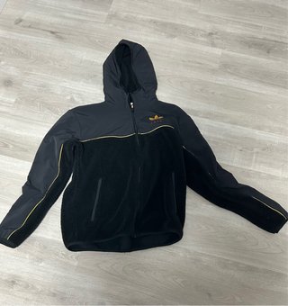 Chaqueta Adidas Negra y Dorada con Capucha