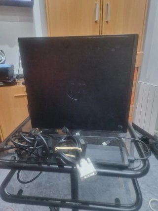 PC HP i3 SSD + Disco Externo + Cables