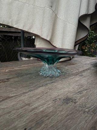 Centro de mesa de cristal morado y verde