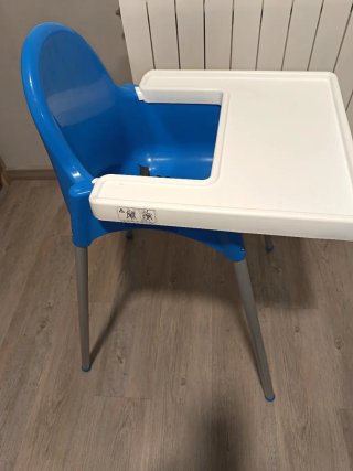 Trona Ikea Azul y Blanca
