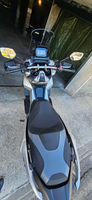 Honda ADV350 2023 como nueva, 4000km poco uso!