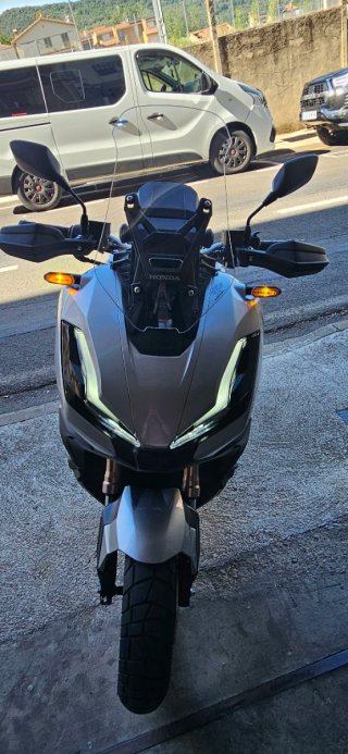 Honda ADV350 2023 como nueva, 4000km poco uso!