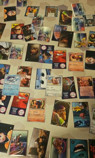 Lotto 82 carte Disney, Pokémon, Yugioh, Marvel