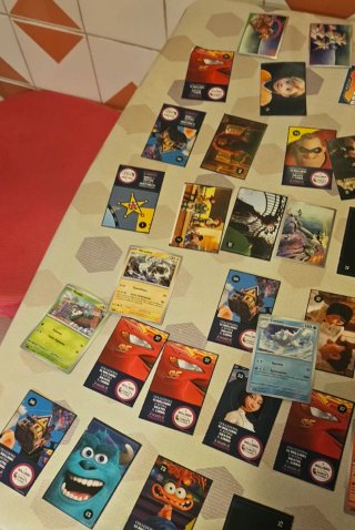 Lotto 82 carte Disney, Pokémon, Yugioh, Marvel