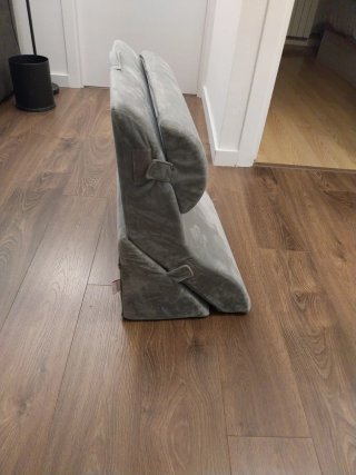 Almohada Triangular Ortopédica Gris