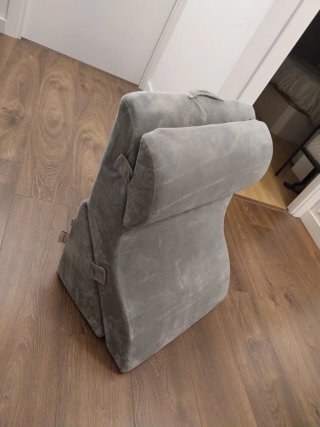 Almohada Triangular Ortopédica Gris
