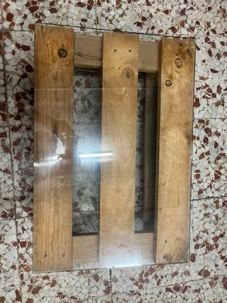 Mesa de centro de palet con cristal y ruedas – Est