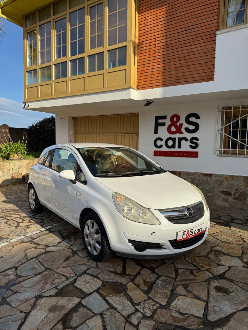 Opel Corsa 2014 - foto 1