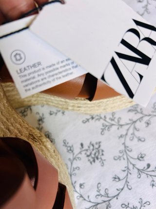 Sandalias Zara Piel Marrón Cuña Esparto