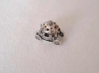 Charm Carroza