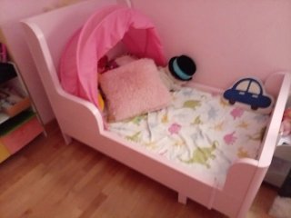Cama infantil extensible rosa Ikea 80x200