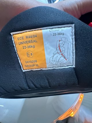 Alzador de coche para niño