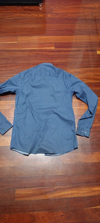 Camisa Easy Wear azul con microestampado