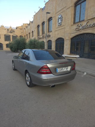 Mercedes-Benz Clase C 2005