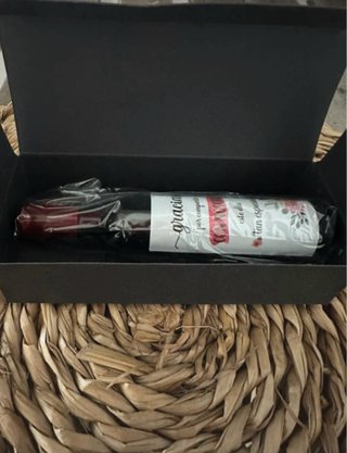 Lote 24 imanes/abrelatas forma de vino con mensaje
