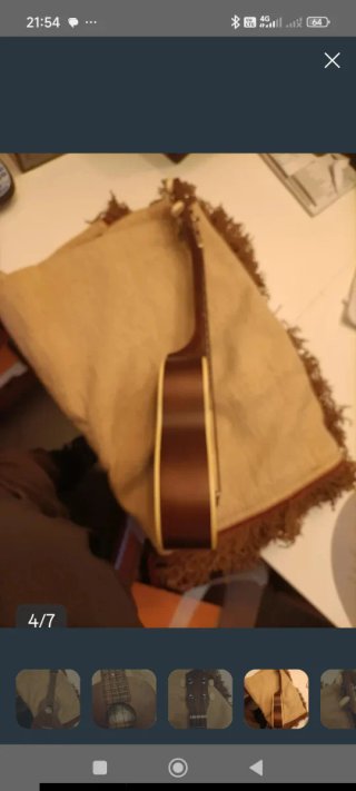 Ukelele de madera