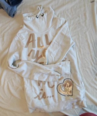 Jerseys y sudaderas