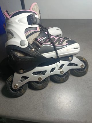 Patines en línea infantiles rosas y blancos
