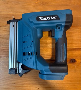 Makita clavadora neumática taladro