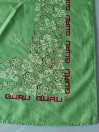 Pañuelo Guru Verde y Rojo