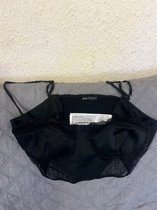 Top Bershka Negro Encaje Talla L