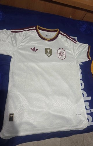 Camiseta fútbol España 2ª Equipación Adidas.