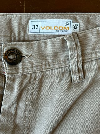 Short Volcom Beige Talla:32