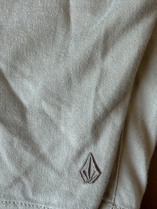 Short Volcom Beige Talla:32