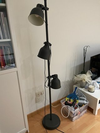 Lámpara de pie Ikea Hektar Negra
