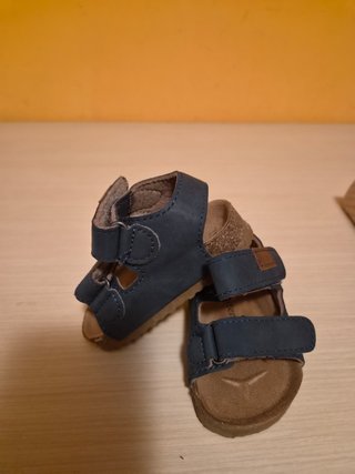 Zapatos bebé. Talla 18.