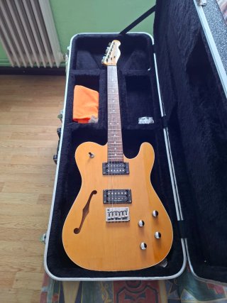 FENDER TELECASTER