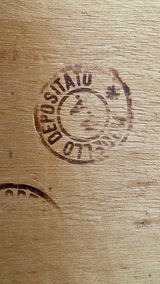 Vitrina aparador madera clásica cristal