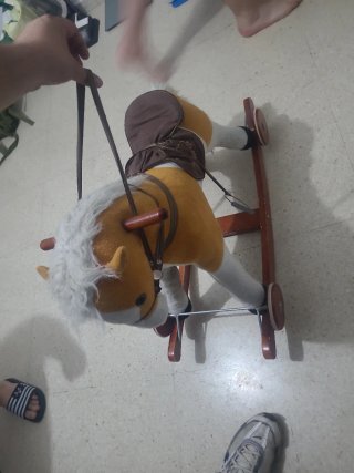 Caballito balancín y correpasillos de madera