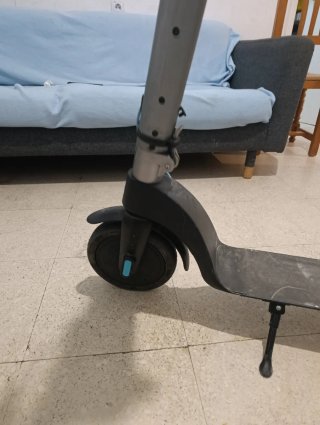 Patinete eléctrico infantil gris