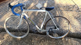 Bicicleta de carreras blanca